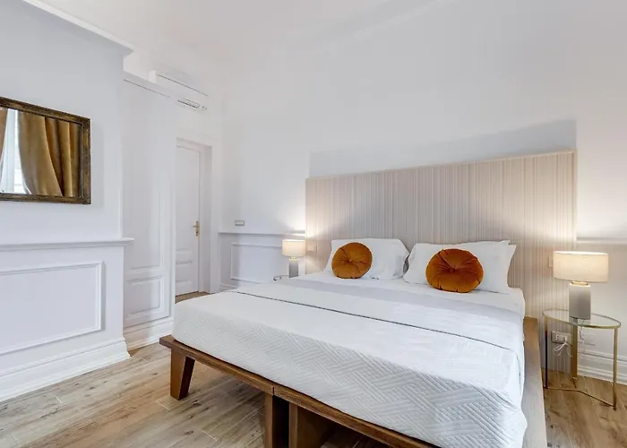 Monti Cavour 4* Roma