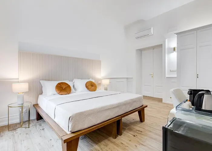 Monti Cavour Konukevi 4*