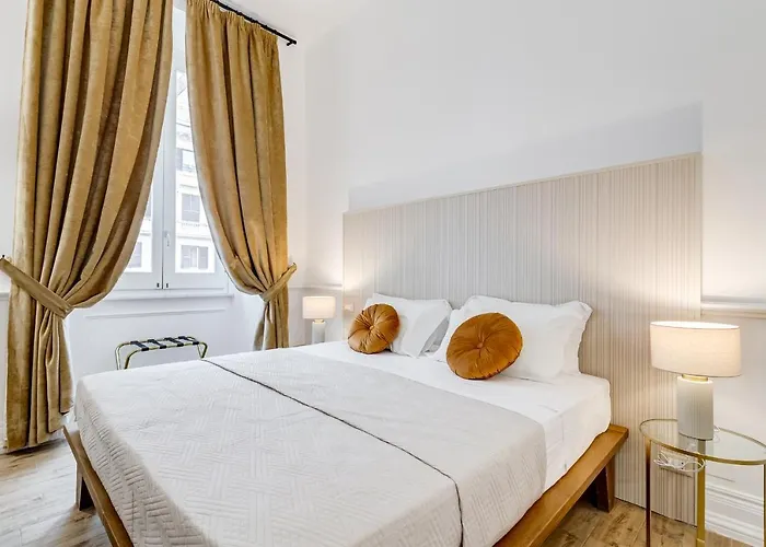 Monti Cavour Konukevi 4*