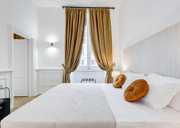 Monti Cavour Konukevi 4*